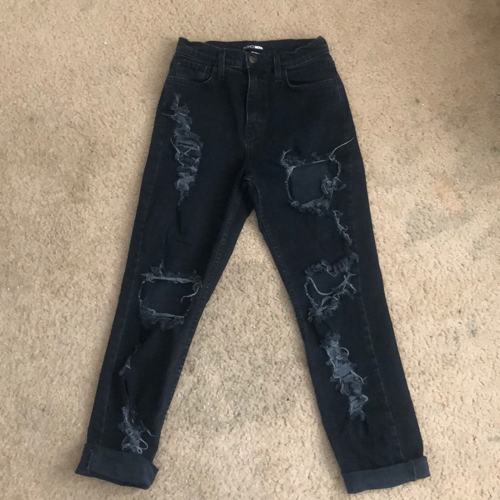 FN HIGH WAISTED BLACK RIPPED JEANS